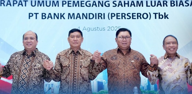 Riduan (kiri) jadi Dirut Bank Mandiri berdasarkan hasil RUPSLB, Senin (4/8/2025). [Instagram]